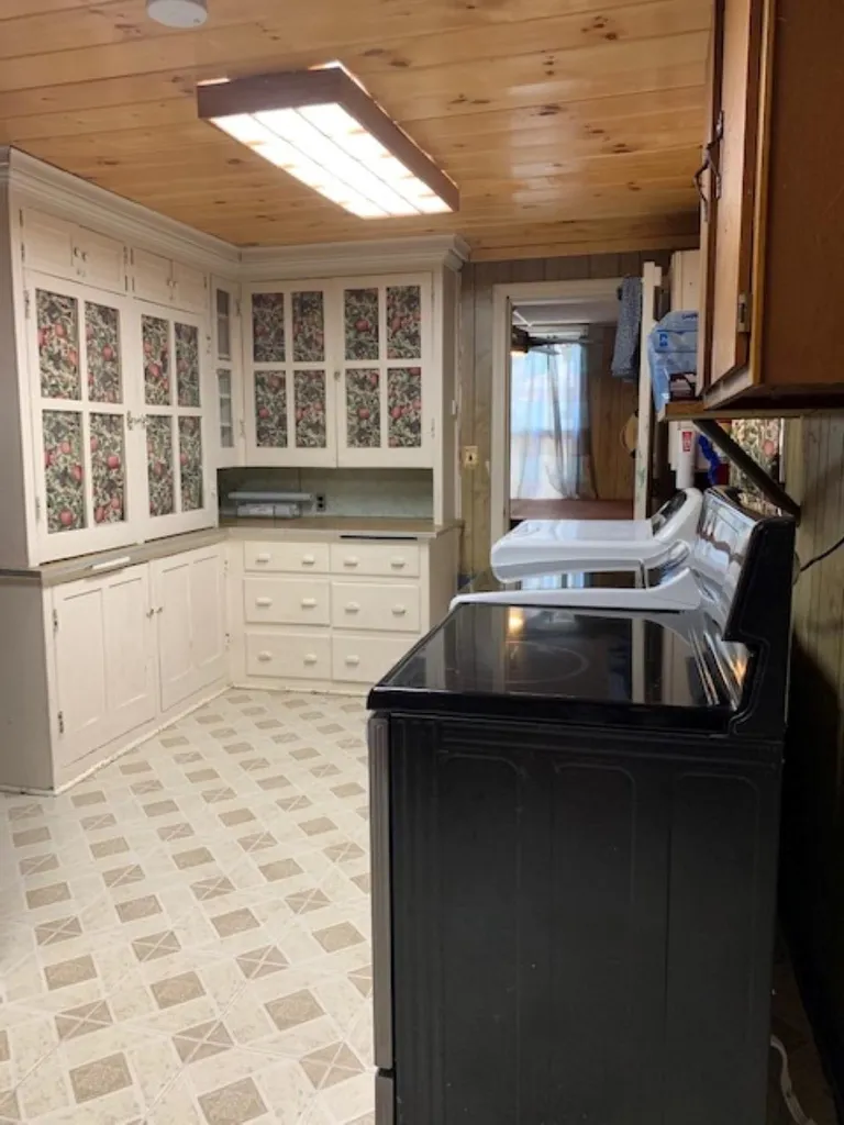 6 Spruce Avenue Claremont NH 03743