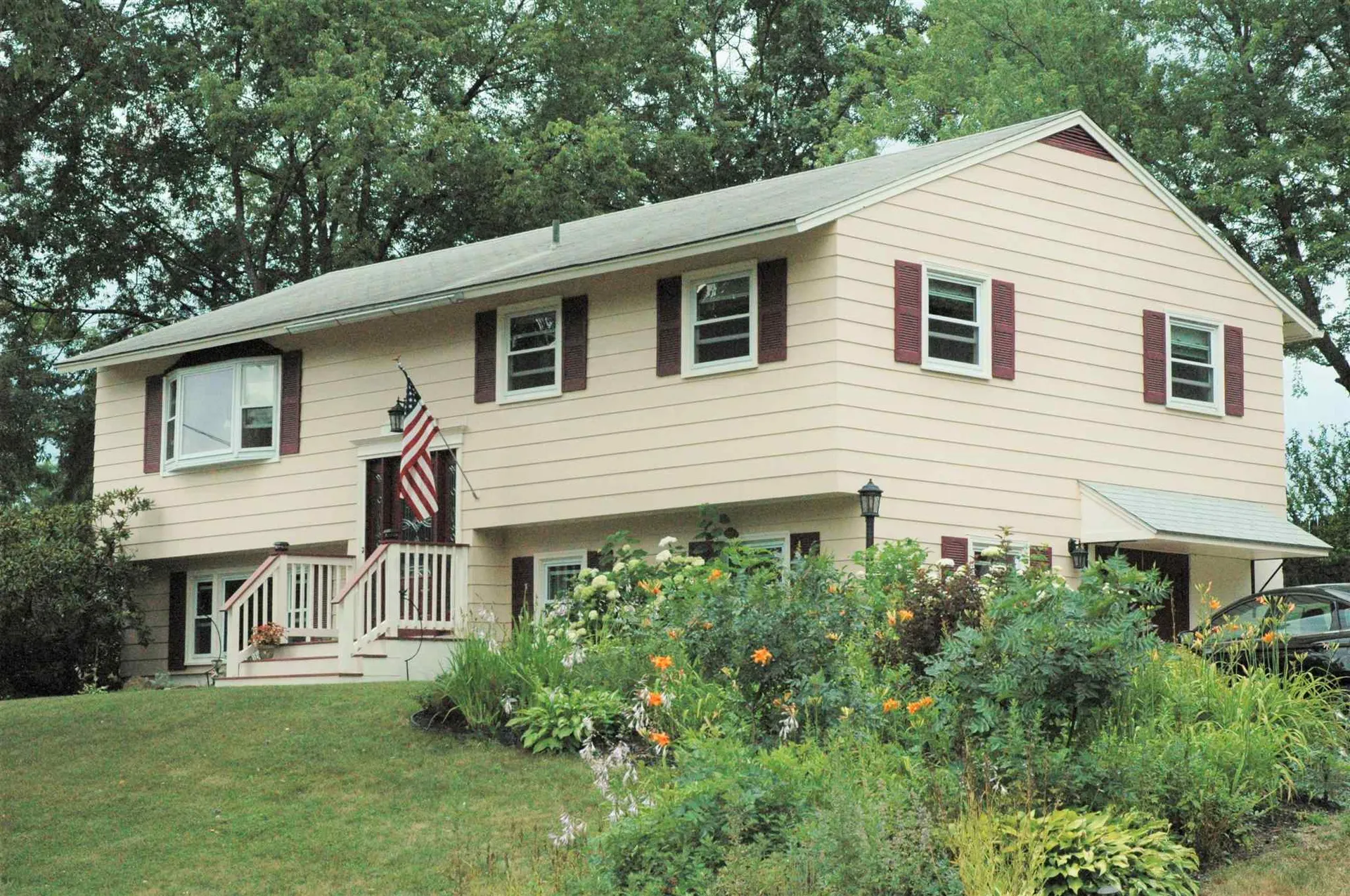 11 Plain Road Hinsdale NH 03451