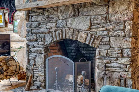 79 Cream Pot Road Hartland VT 05048