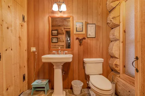 79 Cream Pot Road Hartland VT 05048