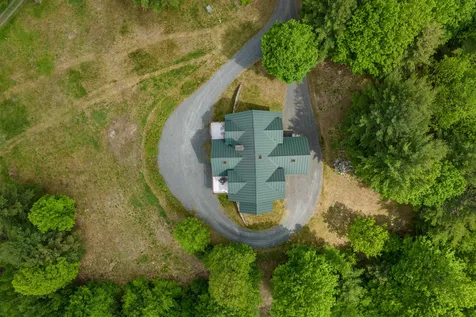 79 Cream Pot Road Hartland VT 05048