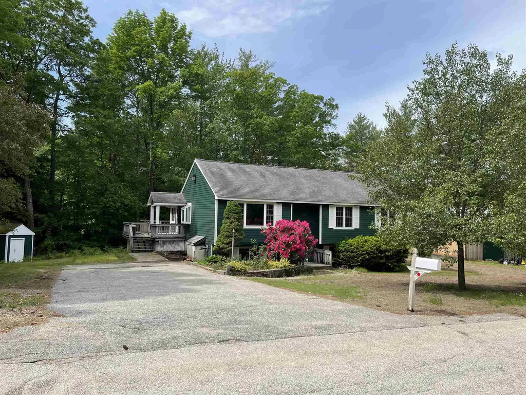 11 Country Acres Road Sandown NH 03873
