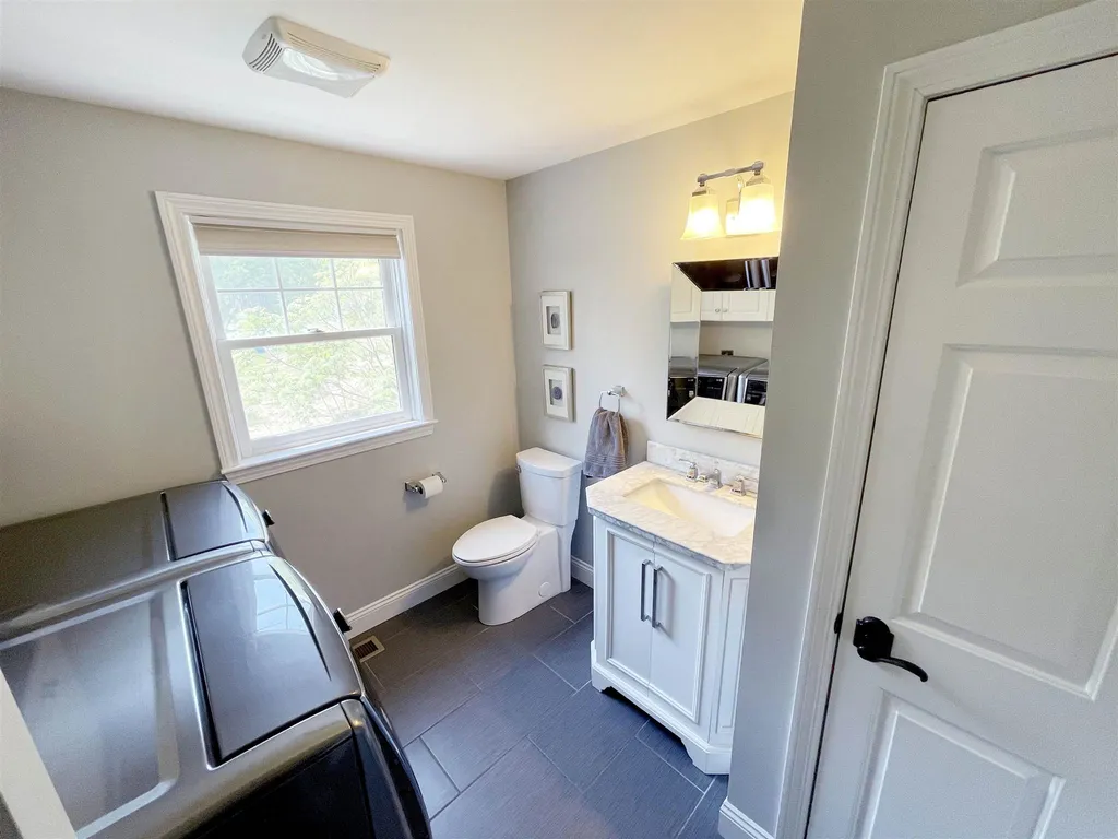 85 High Range Road Londonderry NH 03053