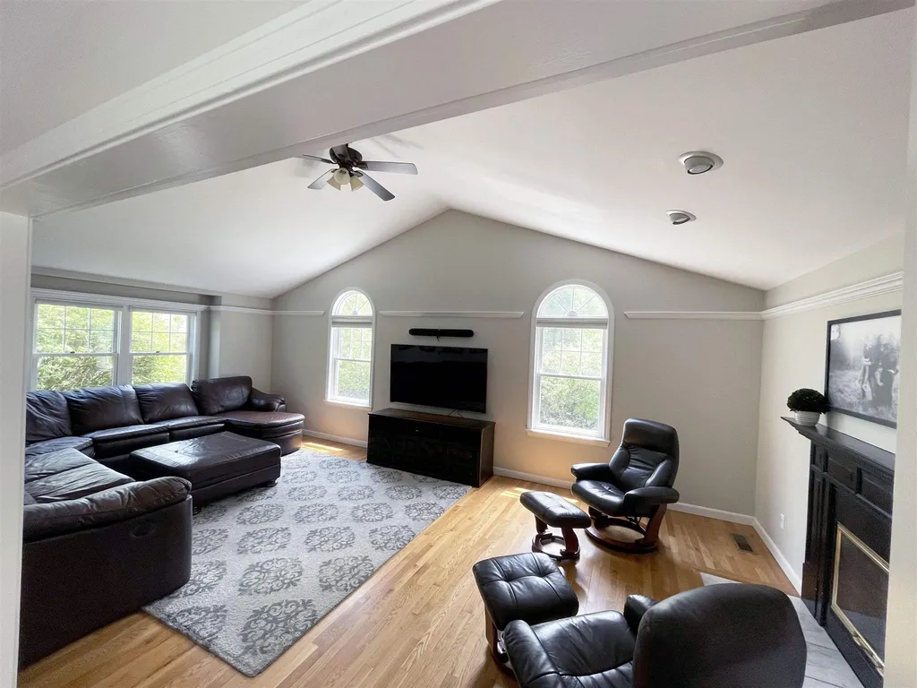 85 High Range Road Londonderry NH 03053