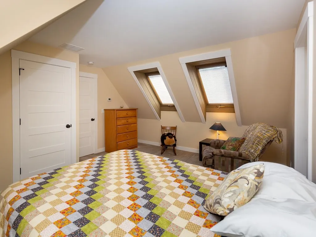 21 Surrey Lane Durham NH 03824