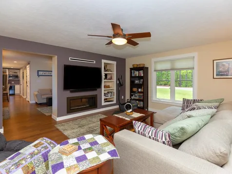 21 Surrey Lane Durham NH 03824