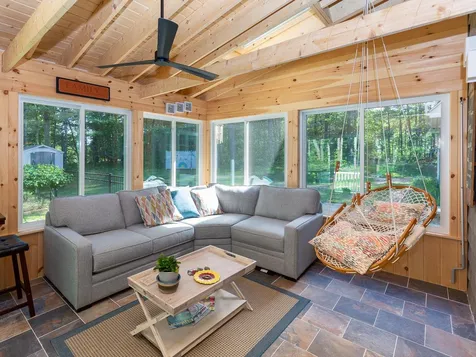 21 Surrey Lane Durham NH 03824