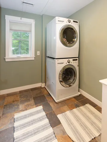 21 Surrey Lane Durham NH 03824