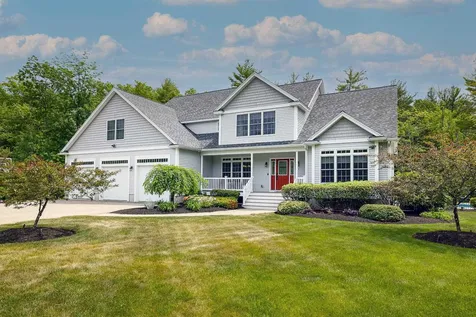 11 Tasker Lane Madbury NH 03823