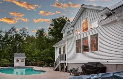 11 Tasker Lane Madbury NH 03823