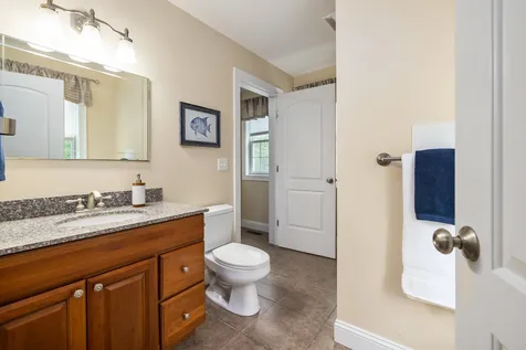 11 Tasker Lane Madbury NH 03823