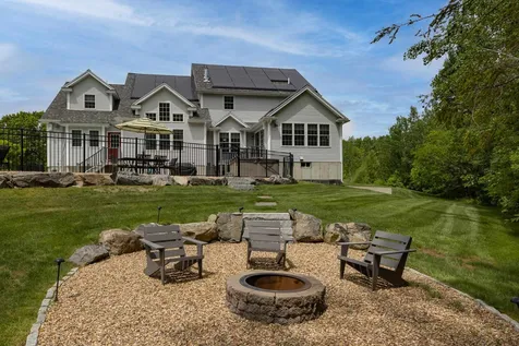 11 Tasker Lane Madbury NH 03823