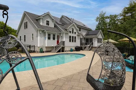 11 Tasker Lane Madbury NH 03823