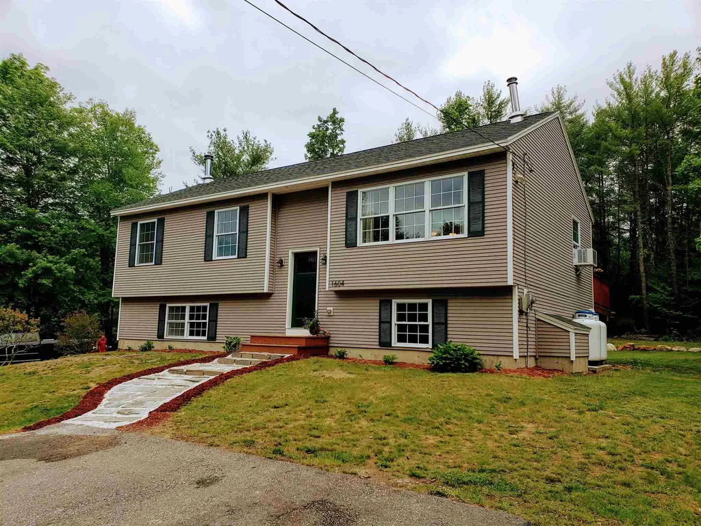 1604 Battle Street Webster NH 03303