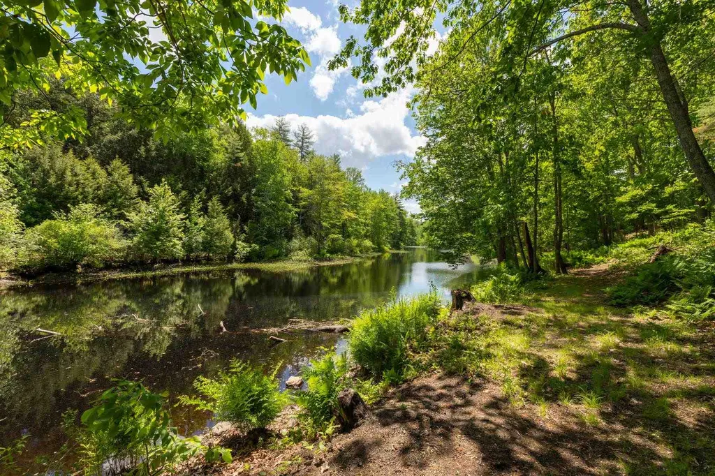 77 Brooks Road Barrington NH 03825
