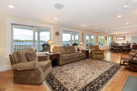 548 Endicott E Street Laconia NH 03246