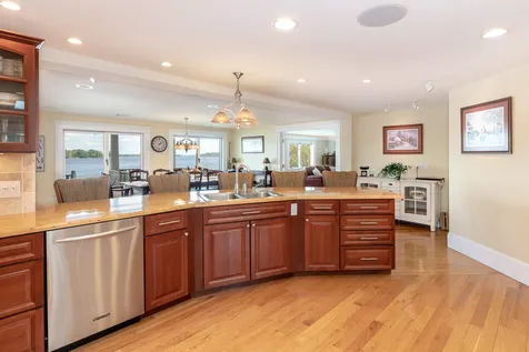 548 Endicott E Street Laconia NH 03246