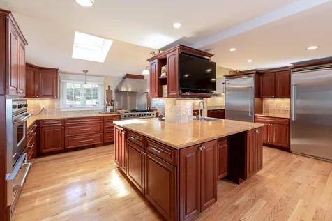 548 Endicott E Street Laconia NH 03246