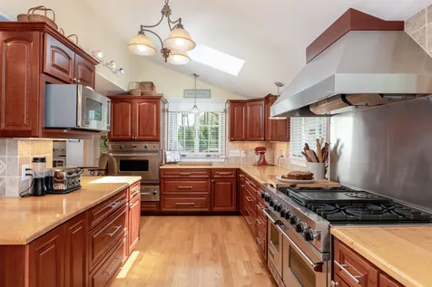 548 Endicott E Street Laconia NH 03246