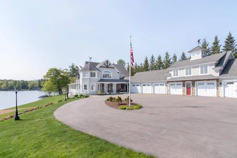 548 Endicott E Street Laconia NH 03246