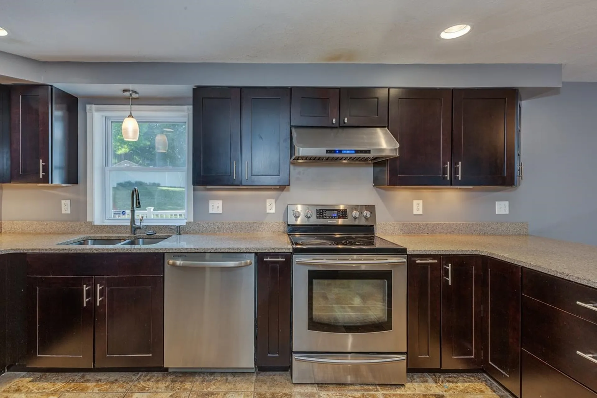 102 Kennard Road Manchester NH 03104