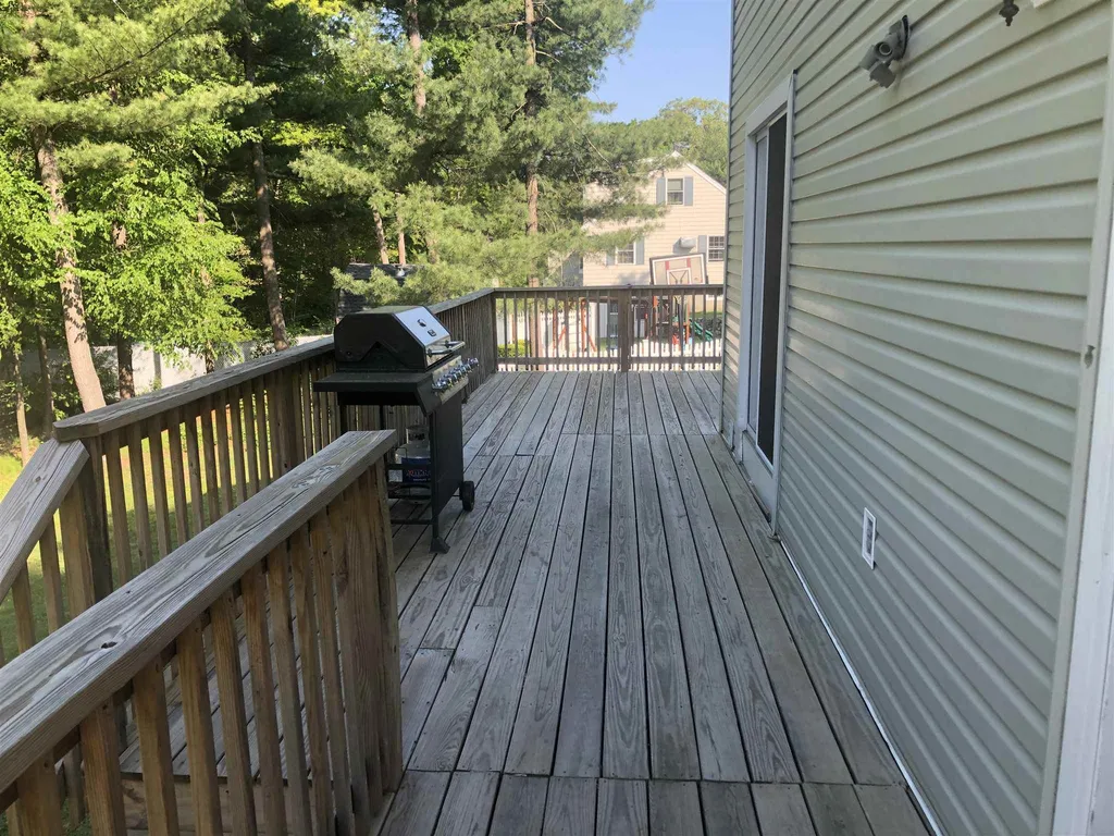 11 Johnson Drive Plaistow NH 03865