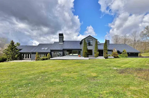 789 Journeys End Road Mendon VT 05701