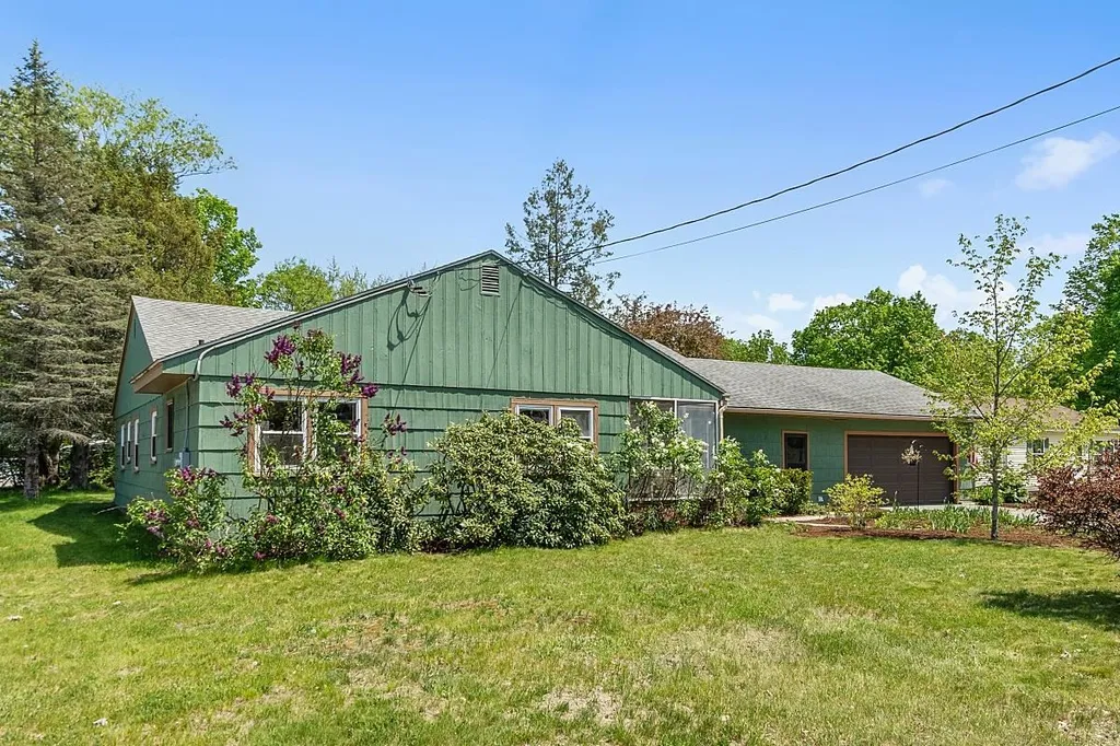 11 School Street Troy NH 03465