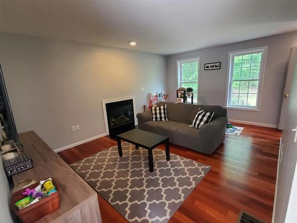 54 Sawmill Road Hillsborough NH 03244