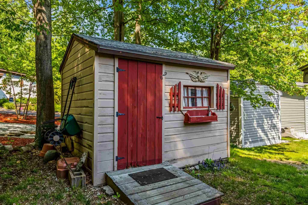 67 Roger Road Goffstown NH 03045