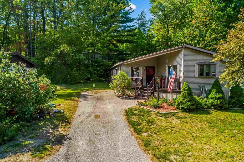 67 Roger Road Goffstown NH 03045