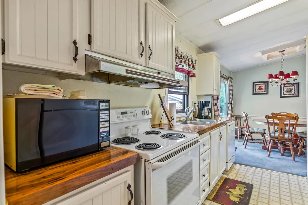 67 Roger Road Goffstown NH 03045