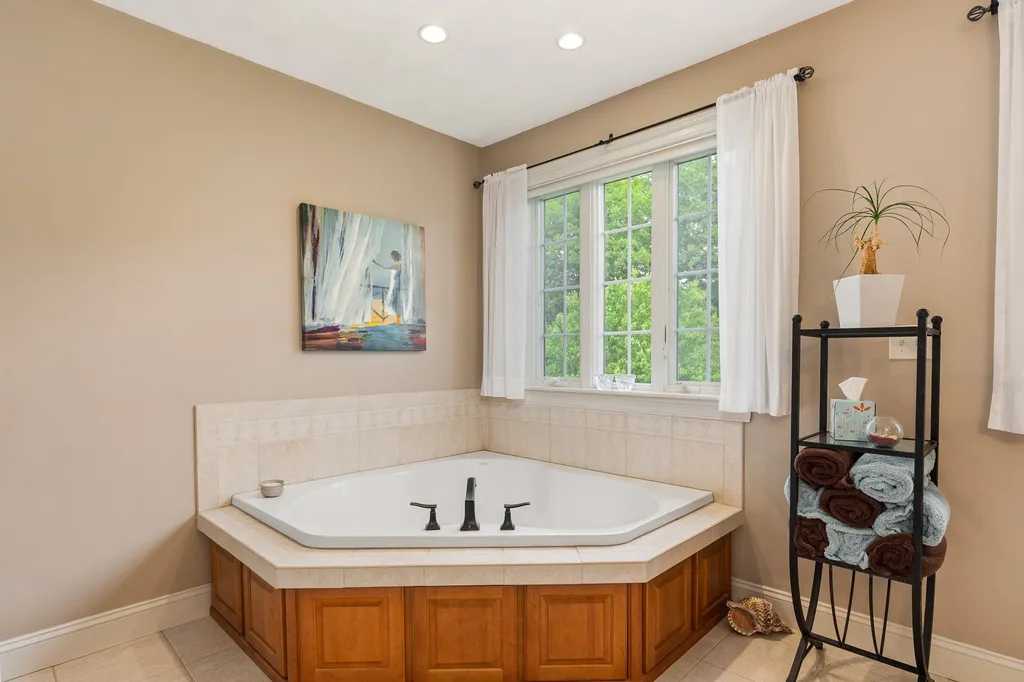1 Squire Way Stratham NH 03885
