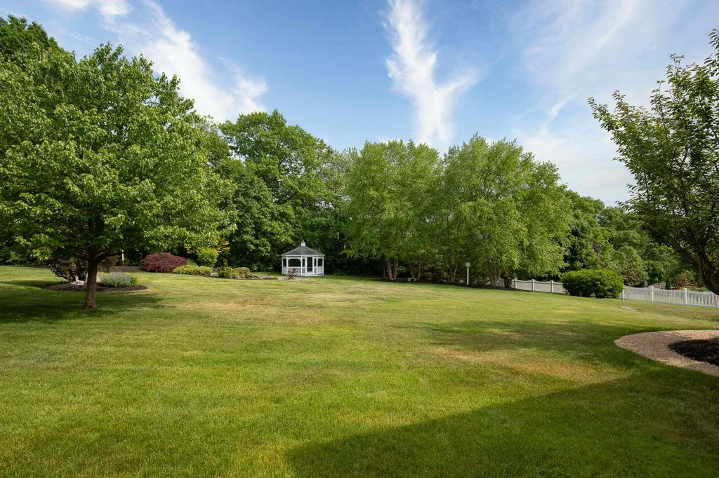 1 Squire Way Stratham NH 03885