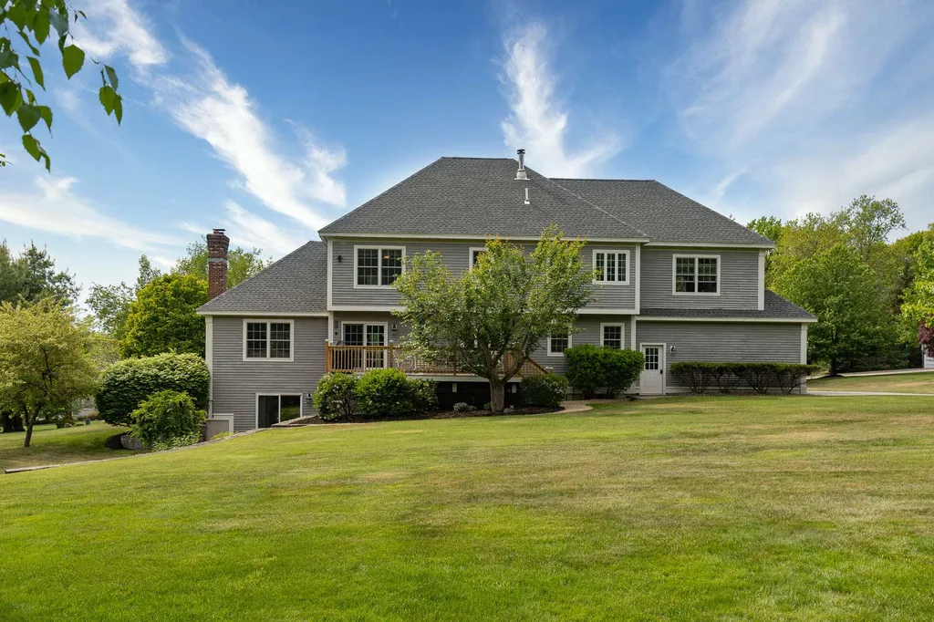 1 Squire Way Stratham NH 03885
