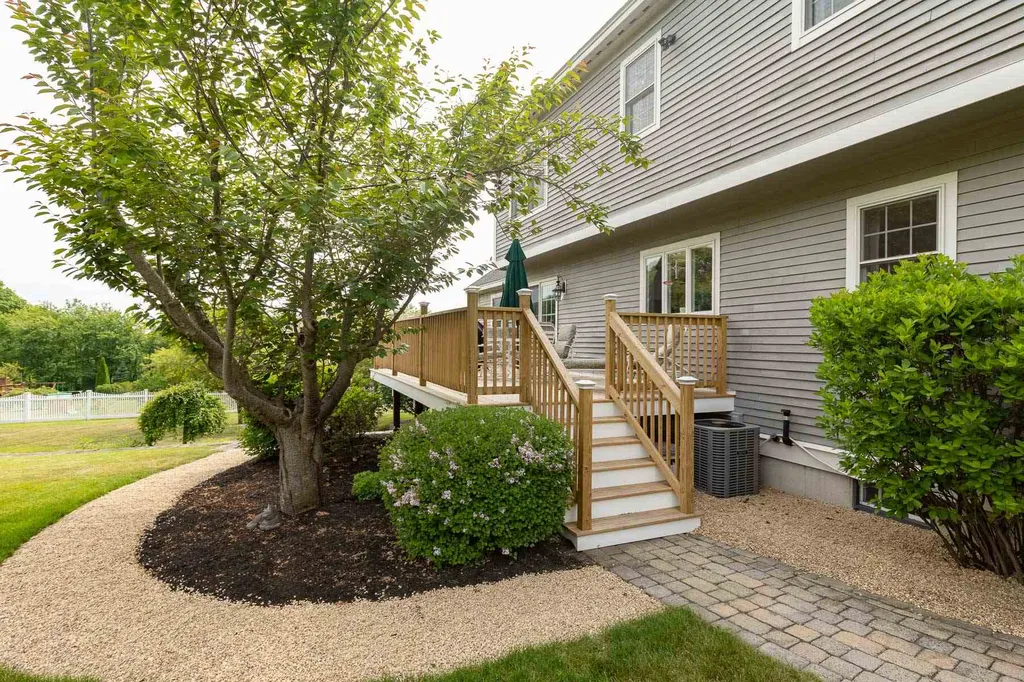 1 Squire Way Stratham NH 03885