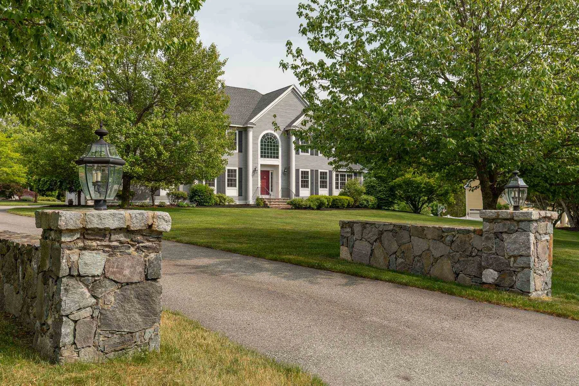 1 Squire Way Stratham NH 03885