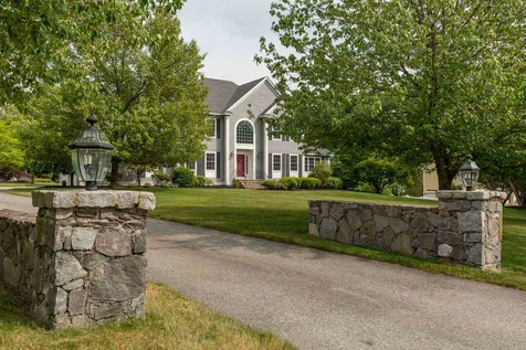 1 Squire Way Stratham NH 03885