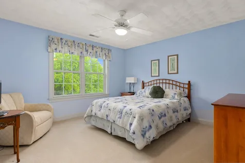1 Squire Way Stratham NH 03885
