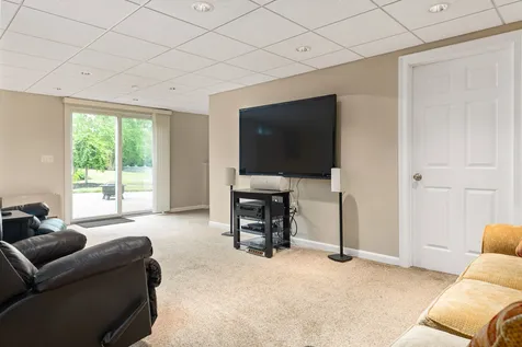 1 Squire Way Stratham NH 03885