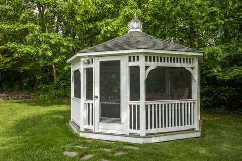 1 Squire Way Stratham NH 03885