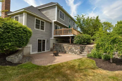 1 Squire Way Stratham NH 03885
