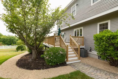 1 Squire Way Stratham NH 03885
