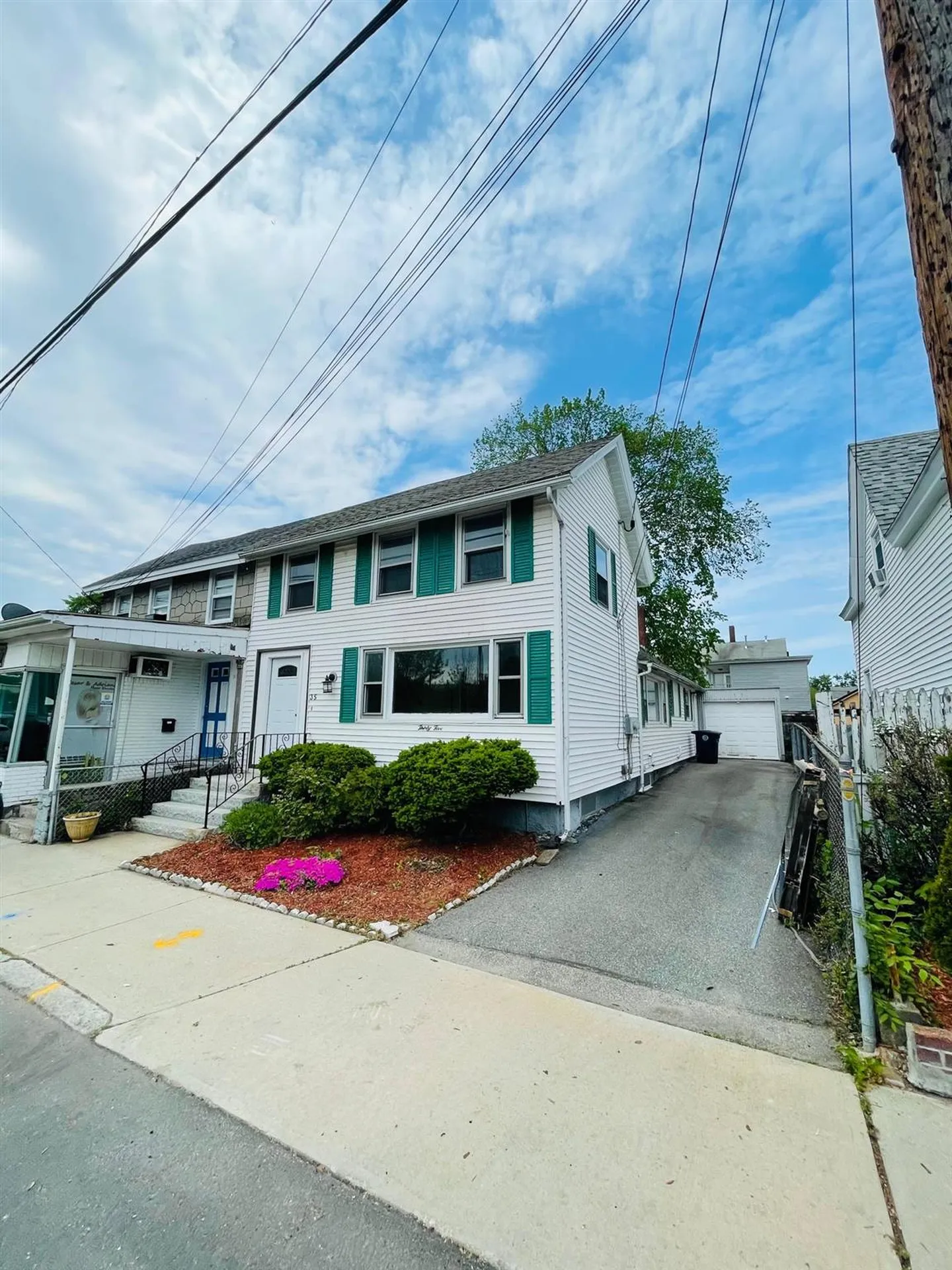 35 Elm Street Nashua NH 03060