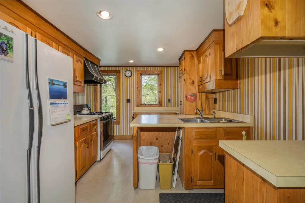 2504 Vt Route 12 Barnard VT 05091