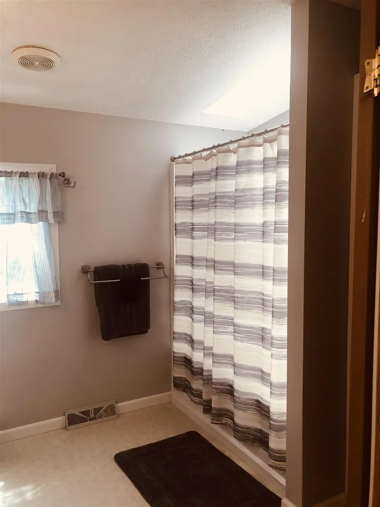 39 Campbell Street Salem NH 03079-2820
