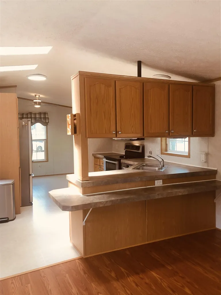 39 Campbell Street Salem NH 03079-2820
