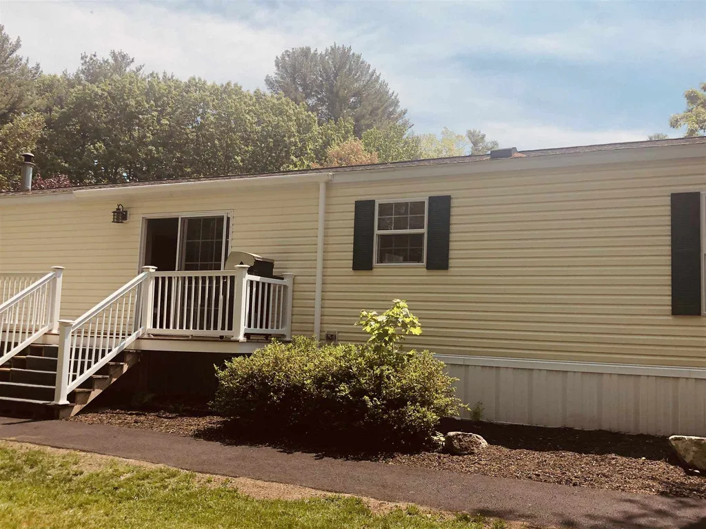39 Campbell Street Salem NH 03079-2820