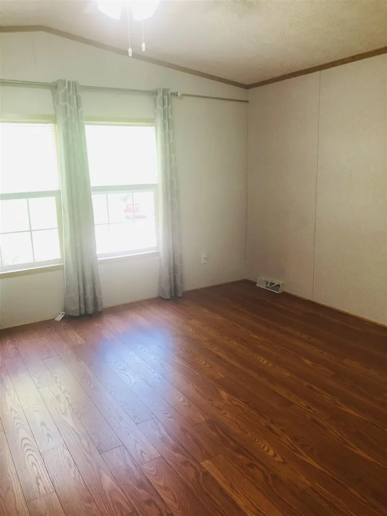 39 Campbell Street Salem NH 03079-2820