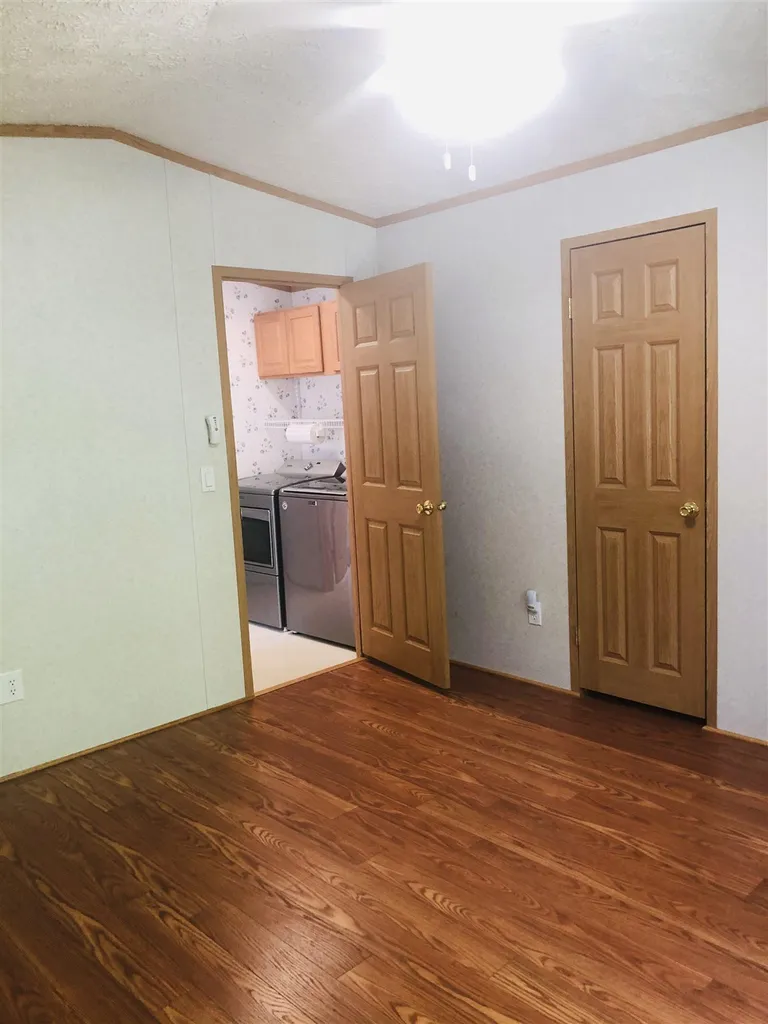 39 Campbell Street Salem NH 03079-2820